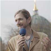 English Native Speaker from the U.S. living in Berlin as an artist and community organizer.